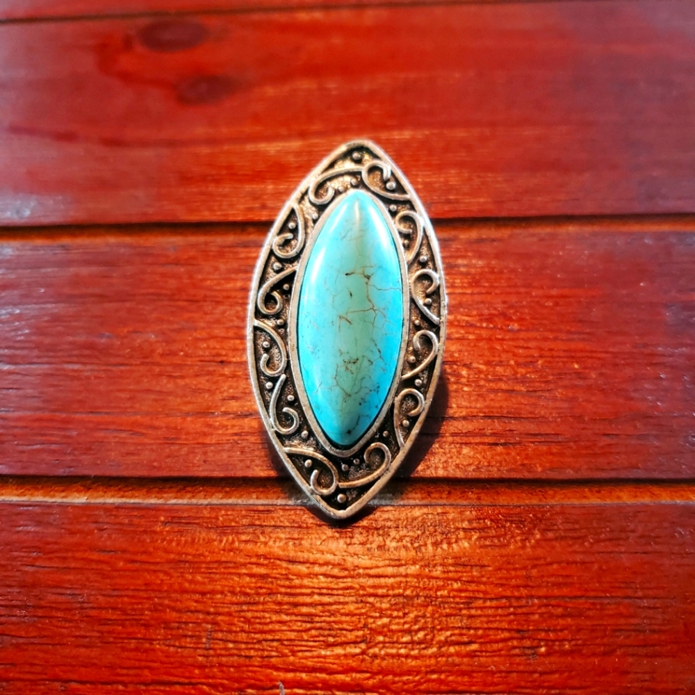 Large turquoise ring with stretch band